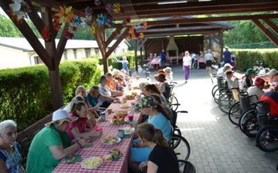 Wspólne biesiadowanie.